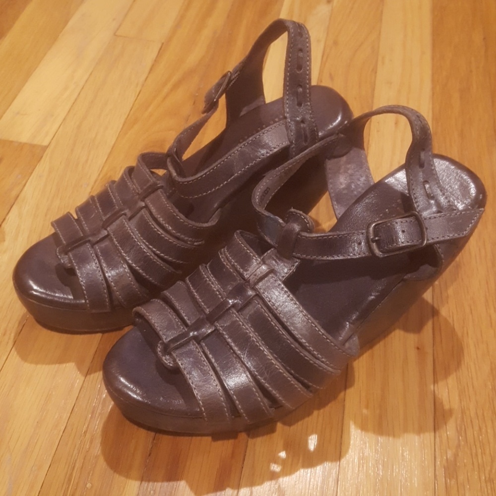 Never worn bed stu leather wedges